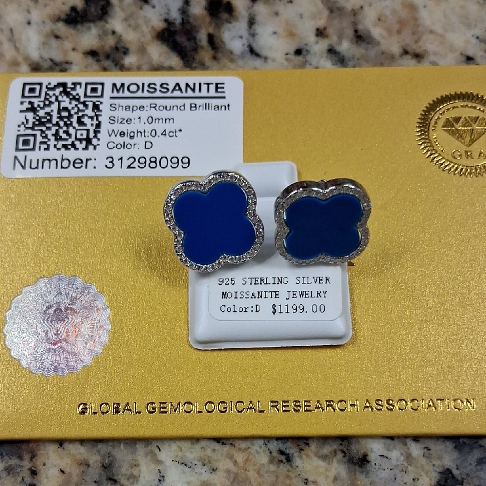Moissanite 0.4ct Blue clover Earrings